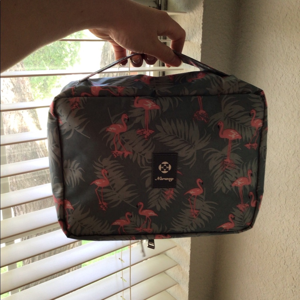 Women and girls waterproof flamingo toiletry bag